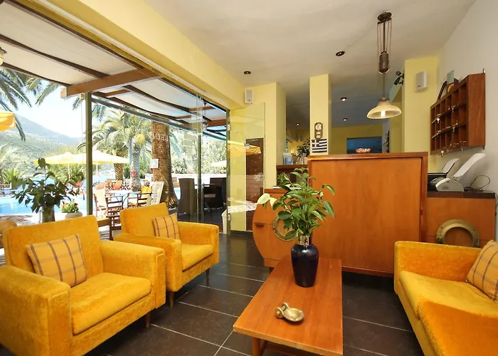 Aparthotel Cleopatra Yénion